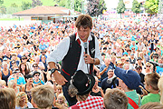 Am Sonntag dann mit vielen Kindern, die auch auf die B&uuml;hne durfen mit den Haderlumpen (&copy;Foto: Martin Schmitz)